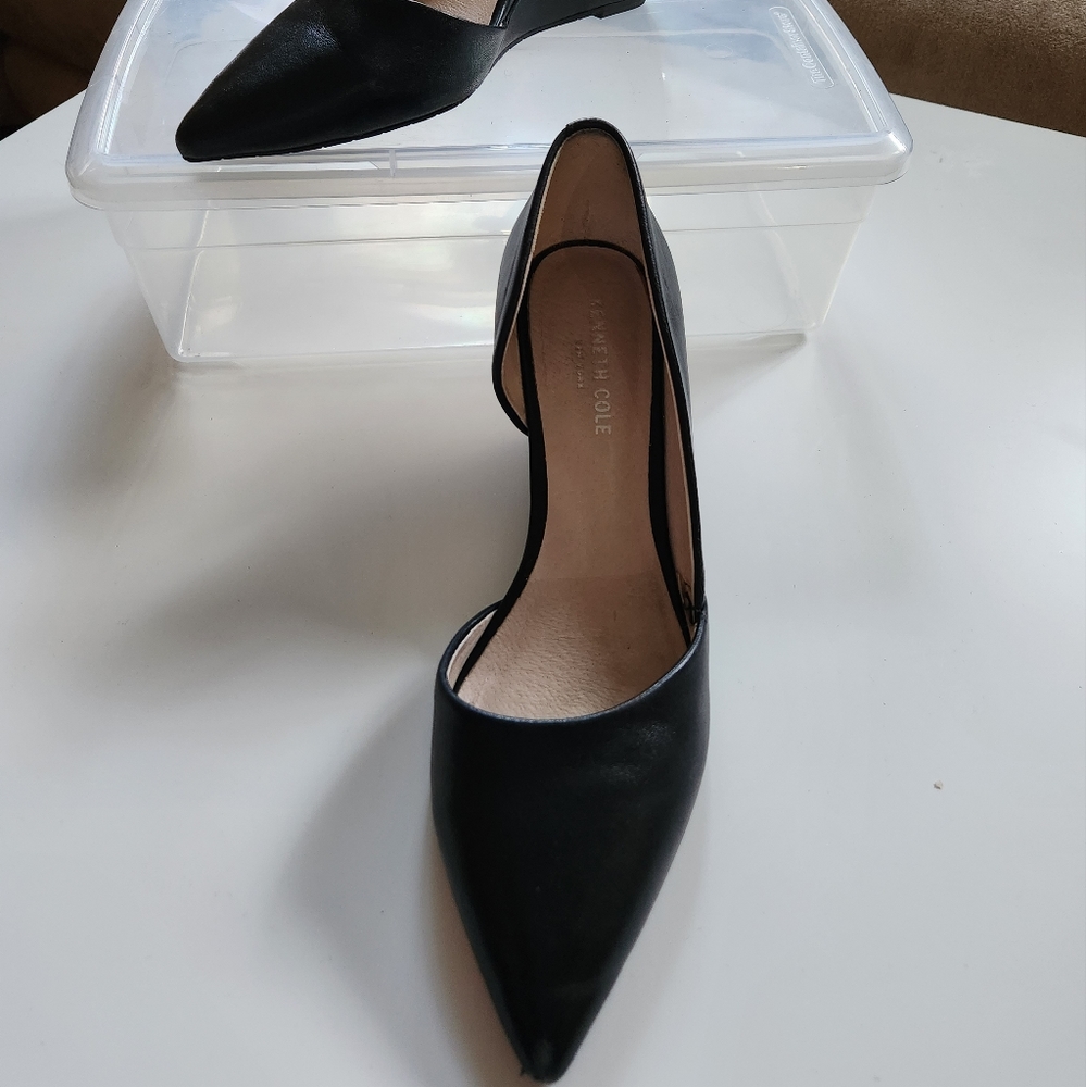 KENNETH COLE wedge pumps